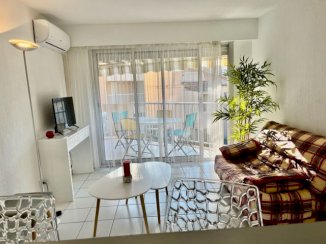 APPARTEMENT T2 MEUBLE RENOVE FREJUS PLAGE - Fréjus Plage (83600)