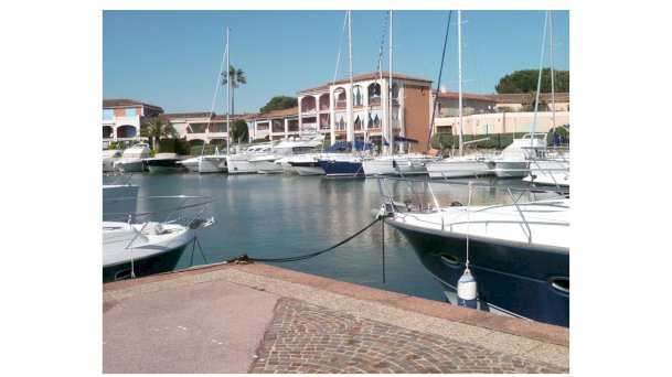 Appartement en Rez de jardin Golfe de Saint Tropez Port Cogolin - Photo 14 - Cogolin