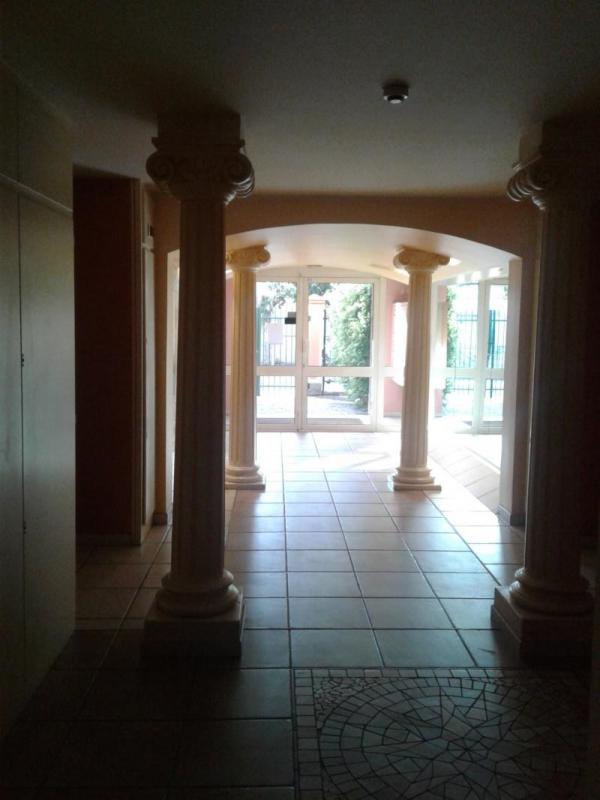 Beau studio. T1 BIS avec ascenseur et garage, centre ville de Sanary sur Mer - Photo 14 - Sanary-sur-Mer