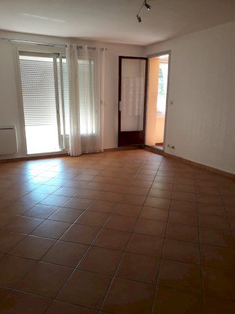 T3 avec grande loggia et cave. Centre ville - Photo 1 - La Crau