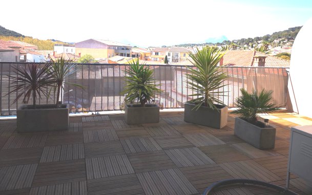 TRES BEL APPARTEMENT TYPE T2 DE 35 M2 + TERRASSE 28 M2 - Photo 1 - Carqueiranne