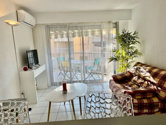 APPARTEMENT T2 MEUBLE RENOVE FREJUS PLAGE - Photo 1 - Fréjus Plage