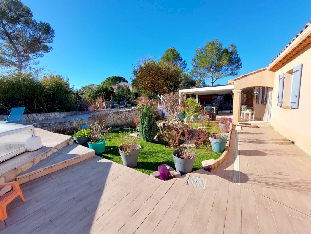 Très belle villa individuelle de plain pied à St Maximin La Ste Baume - Photo 1 - Saint-Maximin-la-Sainte-Baume