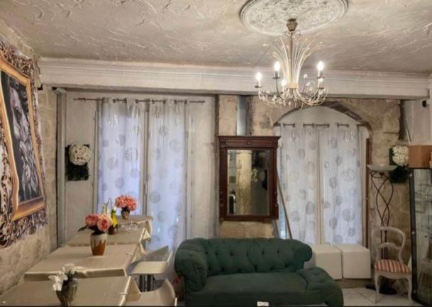 Appartement atypique / 2 pièces / 37 m² - Photo 1 - Grasse