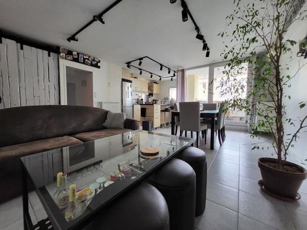 Bel appartement T3 rénové - Photo 1 - Fos-sur-Mer
