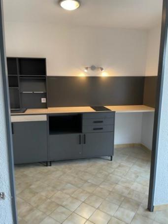 Grand T1 Centre ville HYERES - Photo 2 - Hyères