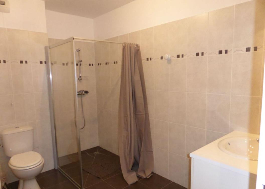 Studio de 31 m² avec garage - Photo 2 - La Seyne-sur-Mer