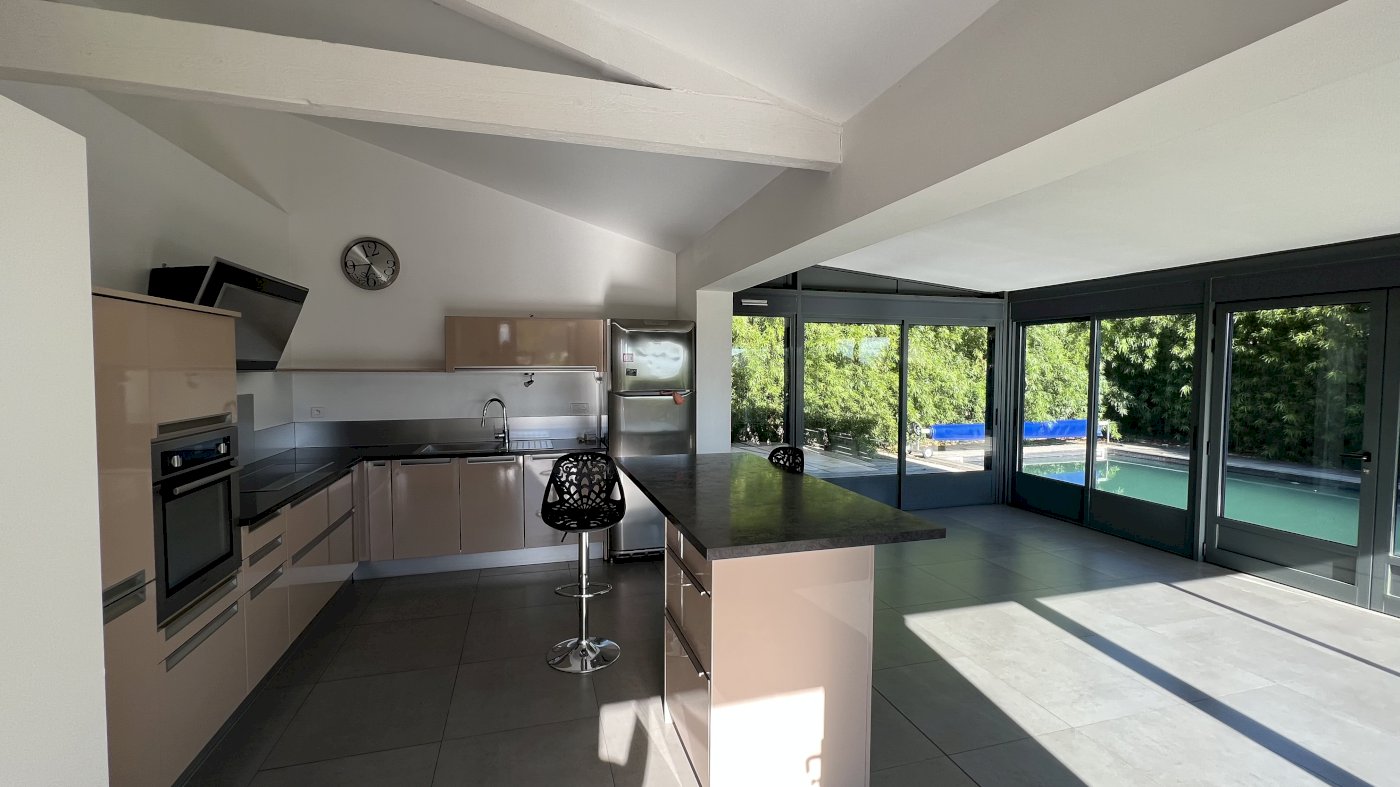 Superbe Maison de 175 m² avec 4 Chambres, Suite Parentale, et un étage type Loft - Photo 2 - La Garde