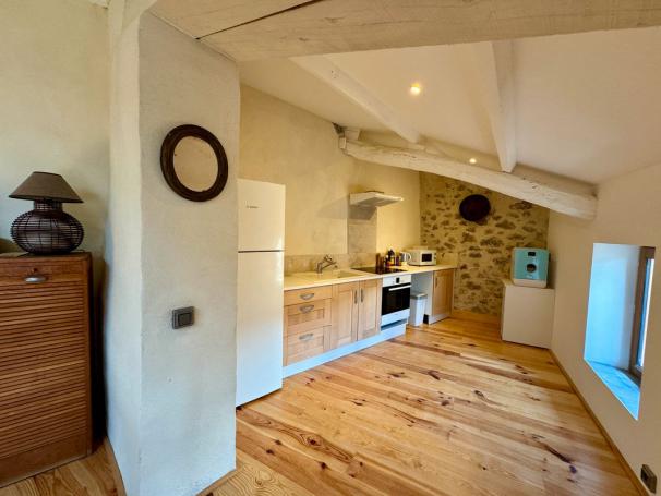 Appartement rénové / 3 pièces / 78 m² - Photo 2 - Saint-Julien-du-Verdon