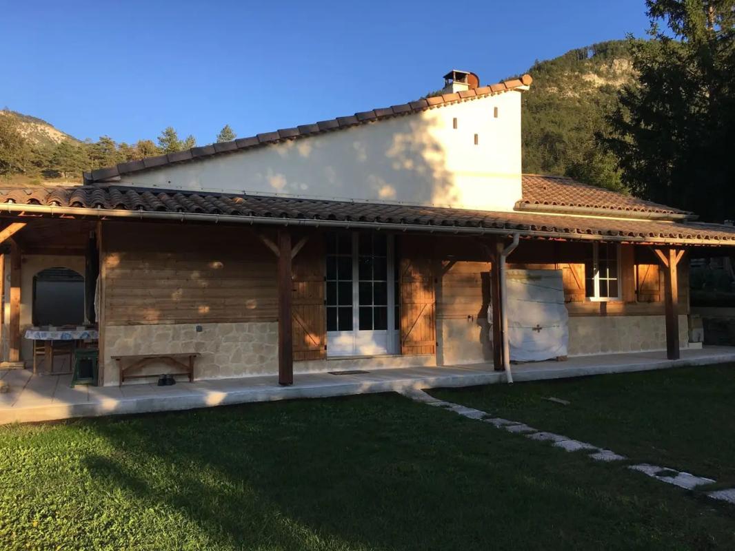 Maison de plain pied / 95 m² - Photo 2 - Saint-Lions