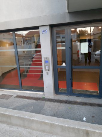 Particulier vends studio standing la seyne/mer - Photo 3 - La Seyne-sur-Mer