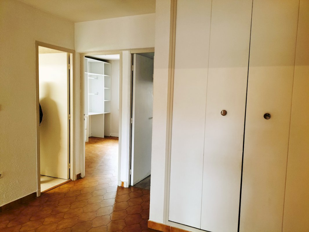 APPARTEMENT T3 / REZ DE JARDIN - Photo 3 - Sanary-sur-Mer