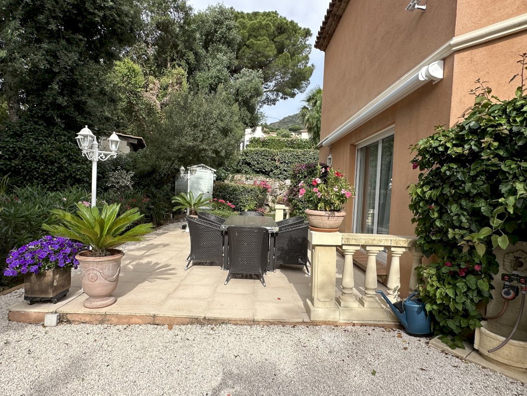 Villa avec beaucoup de charme - Photo 3 - Cavalaire-sur-Mer