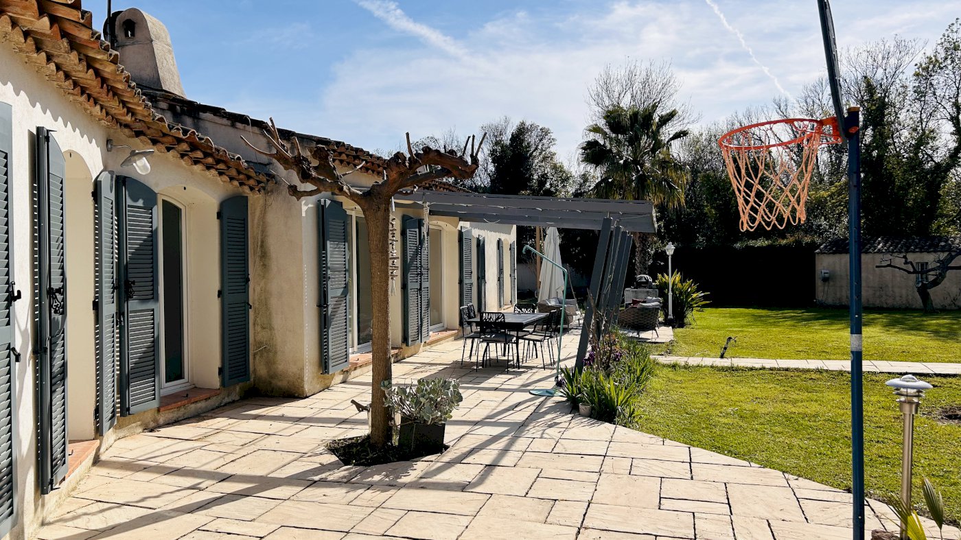 Maison plain pied - Photo 3 - Solliès-Ville