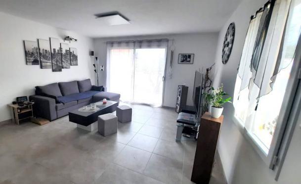 Villa récente de 82 m² - Photo 3 - Aiglun