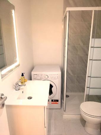 Appartement de 28 m² (3 pièces) - Photo 3 - Cannes