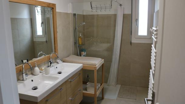 Appartement 5 pièces de 92 m² - Photo 3 - Avignon