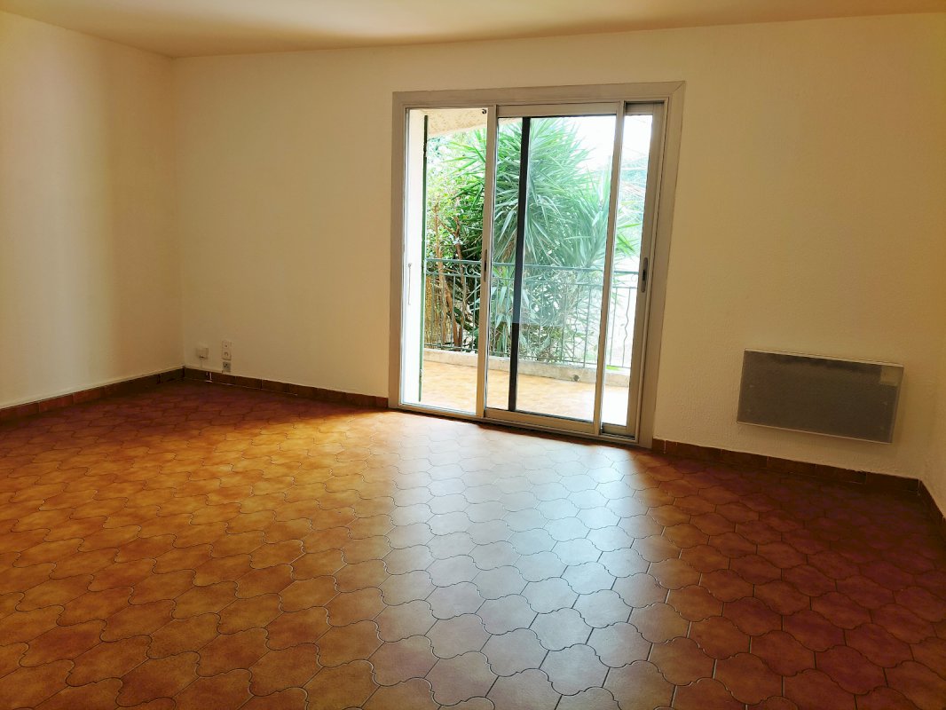 APPARTEMENT T3 / REZ DE JARDIN - Photo 4 - Sanary-sur-Mer