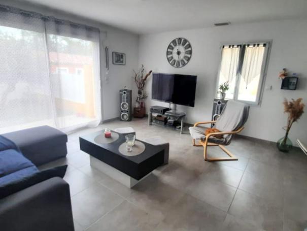 Villa récente de 82 m² - Photo 4 - Aiglun