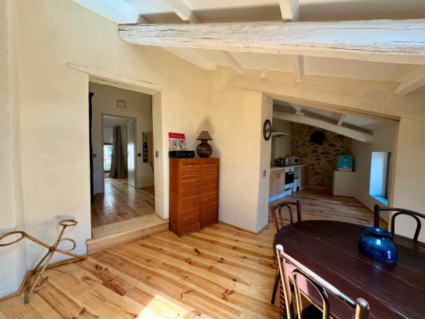 Appartement rénové / 3 pièces / 78 m² - Photo 4 - Saint-Julien-du-Verdon