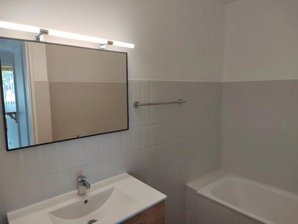 Appartement F1 rénové - Photo 4 - Mandelieu-la-Napoule