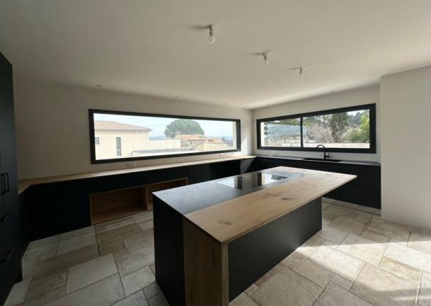 Maison 5 pièces de 160 m² - Photo 4 - Jonquerettes