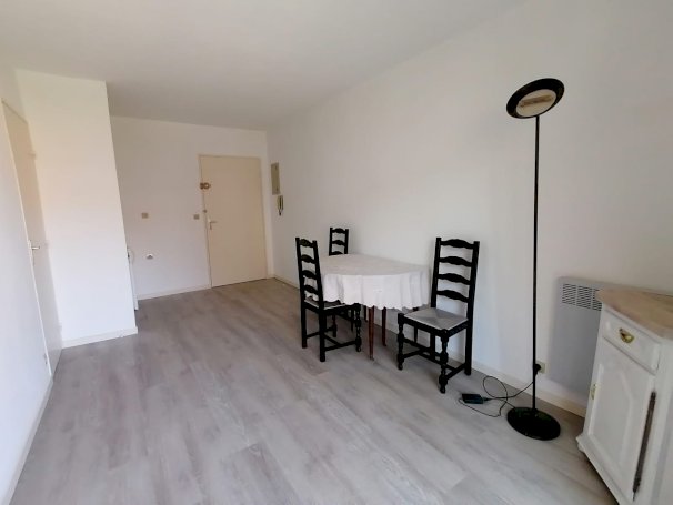 Joli 2 pièces entièrement rénové - Photo 5 - Le Lavandou