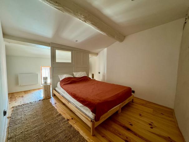 Appartement rénové / 3 pièces / 78 m² - Photo 5 - Saint-Julien-du-Verdon