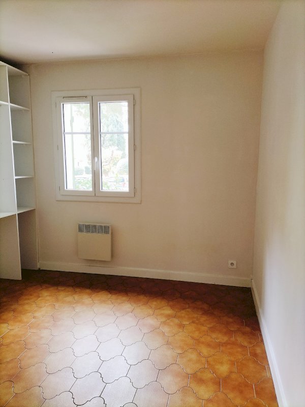 APPARTEMENT T3 / REZ DE JARDIN - Photo 6 - Sanary-sur-Mer