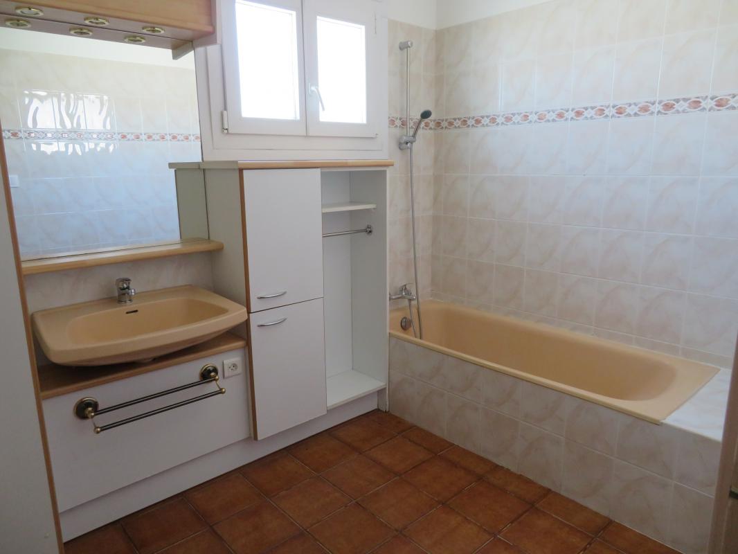 APPARTEMENT T4 à LA FARLEDE (Var) - Photo 6 - La Farlède