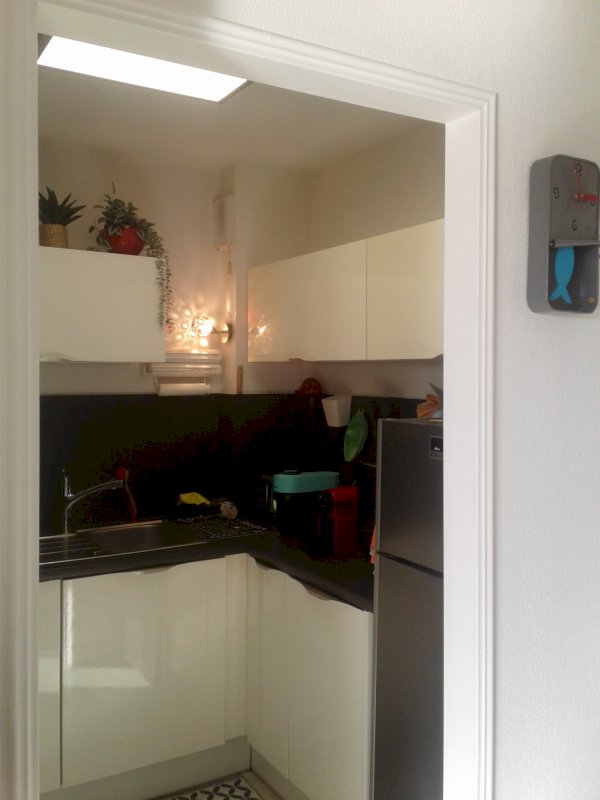 Beau studio. T1 BIS avec ascenseur et garage, centre ville de Sanary sur Mer - Photo 7 - Sanary-sur-Mer