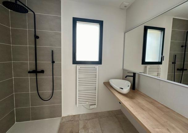 Maison 5 pièces de 160 m² - Photo 7 - Jonquerettes