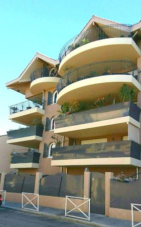 TRES BEL APPARTEMENT TYPE T2 DE 35 M2 + TERRASSE 28 M2 - Photo 8 - Carqueiranne