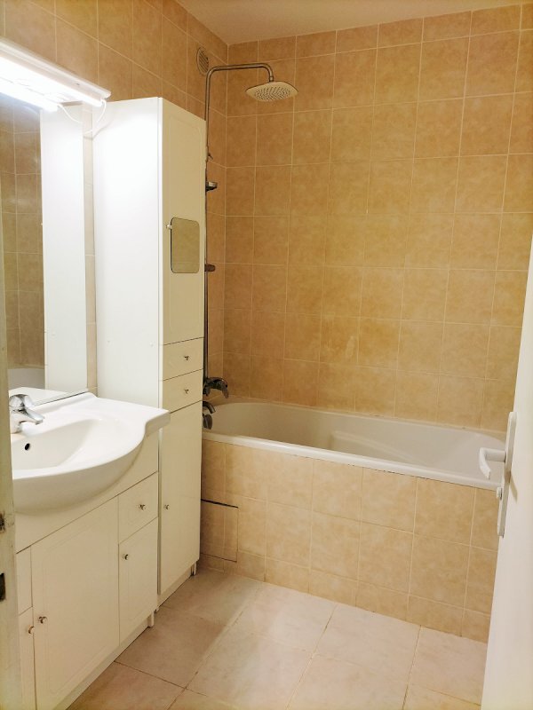 APPARTEMENT T3 / REZ DE JARDIN - Photo 8 - Sanary-sur-Mer