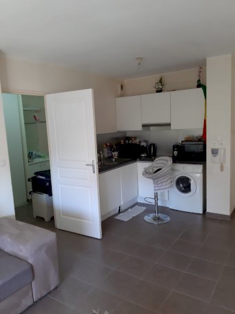 Particulier vends studio standing la seyne/mer - Photo 9 - La Seyne-sur-Mer
