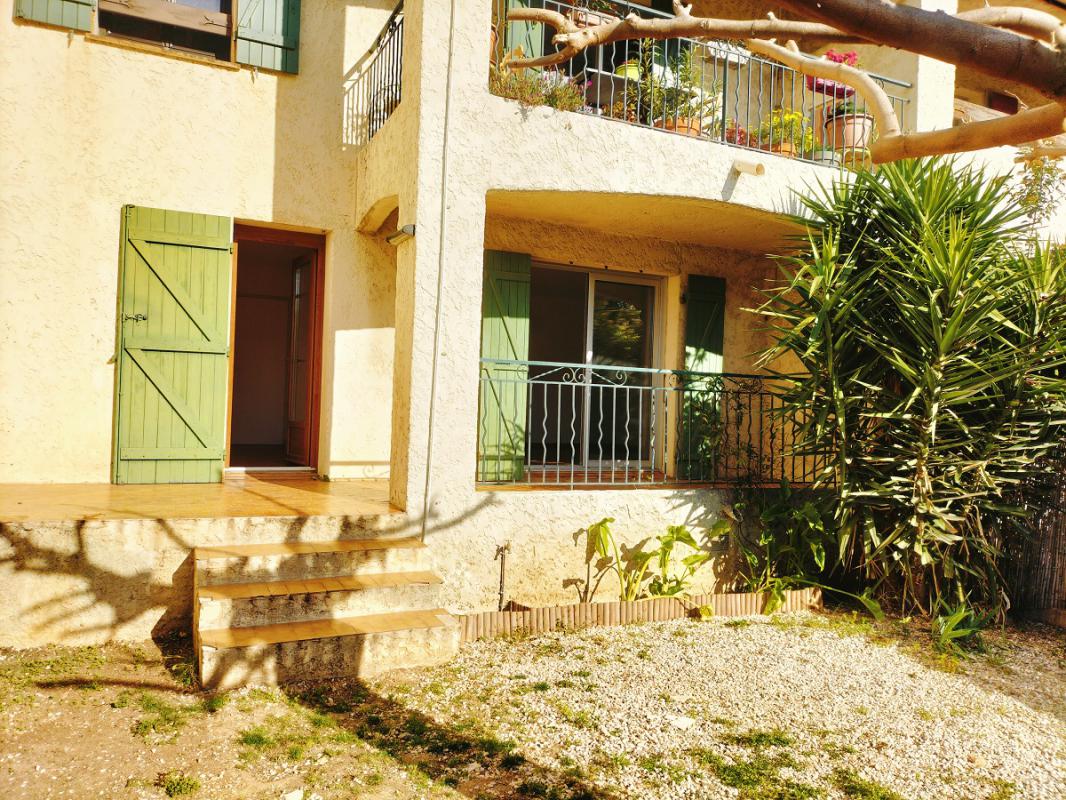 APPARTEMENT T3 / REZ DE JARDIN - Photo 9 - Sanary-sur-Mer